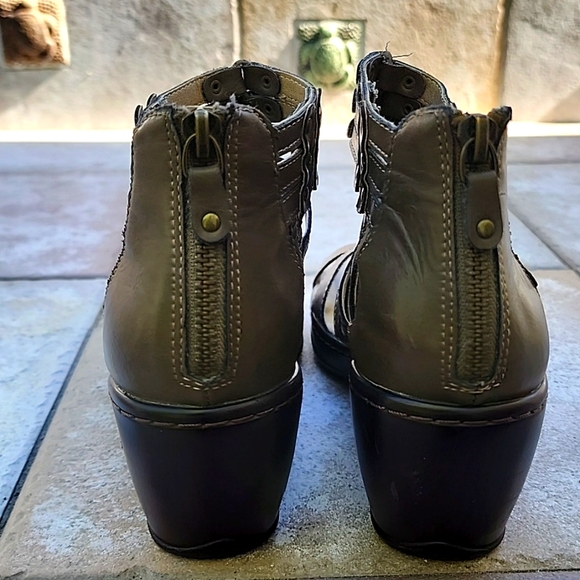 JBU Gladiator Shoes - Picture 4 of 8